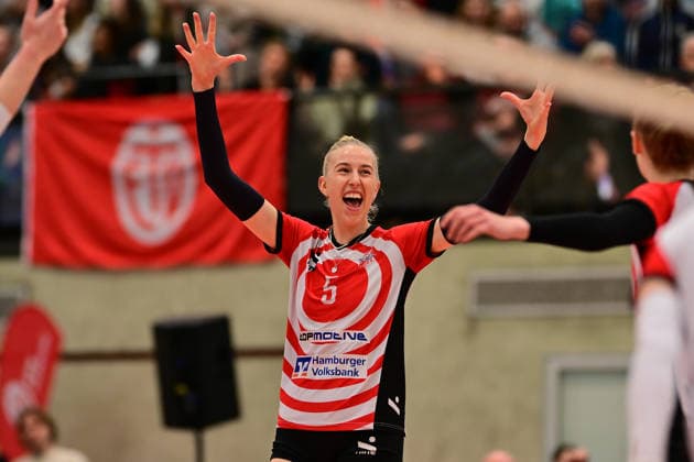 Volleyball I Women I Season 2025 2026 I Bundesliga I 8 Matchday I ETV Hamburger Volksbank Volleys Binder Blaubären TSV Flacht I 06 12 2025 Cheers, excitement, enthusiasm, euphoria, joy, happiness, cheerfulness at Anna Hartig 5, ETV Hamburger Volksbank Volleys Hamburg ETV Sporthalle Hoheluft Hamburg Germany Copyright: xLobeca FelixxSchlikisx