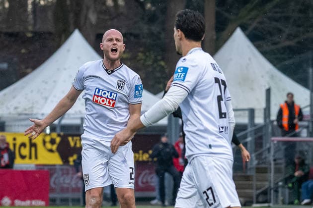 06 12 25, Soccer 3 Liga, Season 2025 2026, Matchday 17, Viktoria Koeln SSV Ulm 1846 at Hoehenberg Sports Park Marcel Seegert SSV Ulm 1846, 21 does not agree with Lukas Mazagg SSV Ulm 1846, 27s defensive action Important notice According to the regulations of the DFL German Football League and the DFB German Football Association, it is prohibited to to utilize or have utilized photographs taken in the stadium and or of the match in the form of sequential images and or video-like photo series Foto Kirchner Media Thomas Haesler Copyright: xKirchner-Media ThomasxHaeslerx