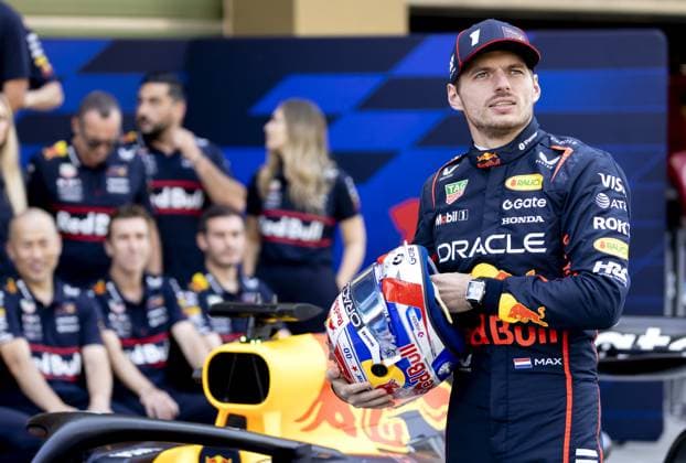 ABU DHABI - Max Verstappen (Red Bull Racing) during a team photo at the Yas Marina Circuit prior to the Abu Dhabi Grand Prix. ANP SANDER KONING xVIxANPxSportx xxANPxIVx 544158812 originalFilename: 544158812.jpg