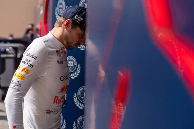 Abu Dhabi Grand Prix 2025 - Race Day Max Verstappen (Ned) of Oracle Red Bull Racing 1 entering the garage looking laser focused on Sunday (Race day) during the Formula 1 Etihad Airways Abu Dhabi Grand Prix 2025 at the Yas Marina Circuit on December 7, 2025 . Photo by Antoine Lapeyre ABACAPRESS.COM Abu Dhabi United Arab Emirates  Copyright: xLapeyrexAntoine ABACAx