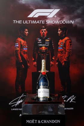 F1 - ABU DHABI GRAND PRIX 2025 The ultimate showdown VERSTAPPEN Max (ned), Red Bull Racing RB21, portrait NORRIS Lando (gbr), McLaren F1 Team MCL39, portrait PIASTRI Oscar (aus), McLaren F1 Team MCL39, portrait Moet & Chandon world champions during the 2025 Formula 1 Abu Dhabi Grand Prix, 24th round of the 2025 FIA Formula One World Championship, WM, Weltmeisterschaft from December 05 to 07, 2025 on the Yas Marina Circuit, in Abu Dhabi, United Arab Emirates - Abu DhabiUnited Arab Emirates Copyright: xXavixBonillax