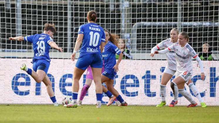 07 12 2025, Hänsch Arena, Meppen, GER, SVM Frauen 2 Frauen Bundesliga SV Meppen vs Bayern München II, Lea Mauly SV Meppen 19 scores to 1 1 DFL REGULATIONS PROHIBIT ANY USE OF PHOTOGRAPHS AS IMAGE SEQUENCES AND OR QUASI VIDEO Meppen Lower Saxony Germany Hänsch Arena