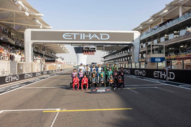 Formula 1 Etihad Airways Abu Dhabi Grand Prix 2025 Alexis Perrin OVERTAKE MAXPPP - Abu Dhabi 07 12 2025 All the drivers for the drivers picture of the end of the year at the Formula 1 Etihad Airways Abu Dhabi Grand Prix 2025, the 24th round of the 2025 FIA Formula 1 World Championship, WM, Weltmeisterschaft at Yas Marina Circuit in Abu Dhabi, United Arab Emirates, from 4 to 7 December 2025 Abu Dhabi Yas Marina Circuit United Arab Emirates  Copyright: xOVERTAKE MAXPPPxAlexisxPerrinx OVT202512079862 OVT202512079862