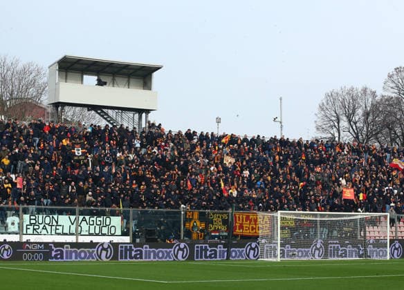 Lecce TIFOSI. during the Serie A soccer match between Cremonese and Lecce at the Giovanni Zini in Cremona, north west Italy - Domenica, 7 Dicembre 2025. - Soccer .  Copyright: xAlbertoxMariani LaPressex