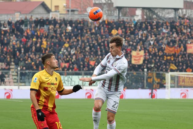 Cremonese s Jari Vandeputte during the Serie A soccer match between Cremonese and Lecce at the Giovanni Zini Stadium in Cremona Italy - Sunday, 7 december 2025. - Soccer .  Copyright: xAlbertoxMariani LaPressex