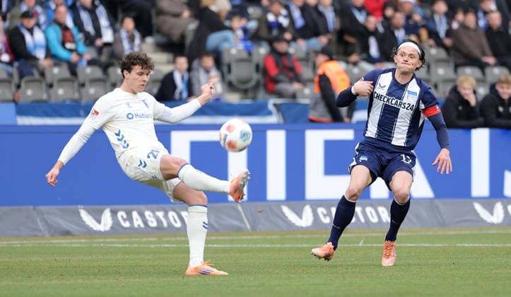 Max Geschwill, Fabian Reese duel match scene Action Sport Football Soccer DFL 2 Bundesliga Men 15 Matchday Season 2025 2026 07 12 2025 Hertha BSC Berlin vs 1 FC Magdeburg FCM DFL regulations prohibit any use of photographs as image sequences and or quasi video
