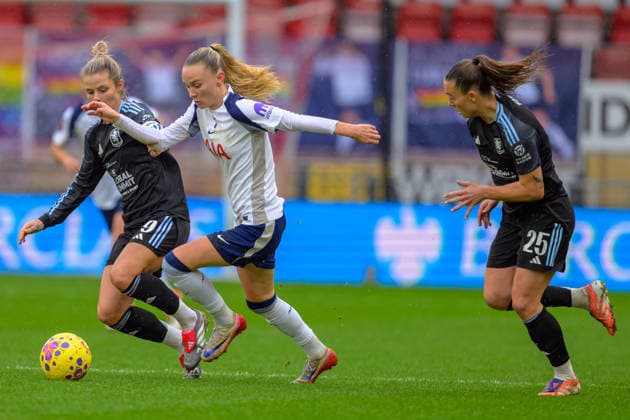 Matilda Vinberg (13 Tottenham Hotspur) under pressure from Rachel Daly (9 Aston Villa) during the Barclays Women s Super League game between Tottenham Hotspur vs Aston Villa at BetWright Stadium in London , England . (Photo by Keeran Marquis Sports Press Photo SPP) Copyright: xKeeranxMarquis SPPx Sportspressphoto_SPR71551
