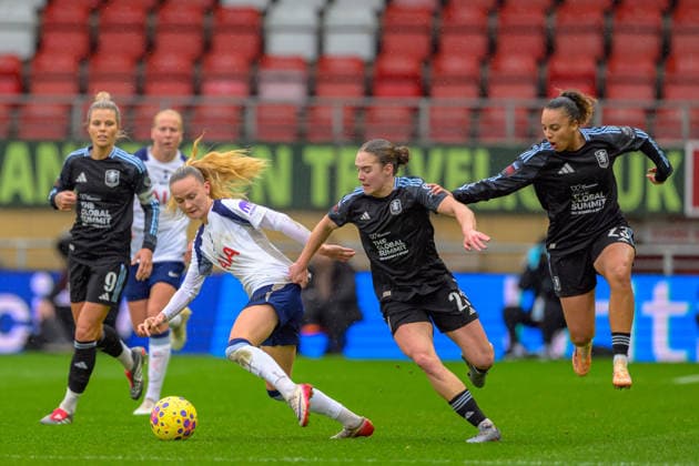 Matilda Vinberg (13 Tottenham Hotspur) under pressure from Chasity Grant (23 Aston Villa) during the Barclays Women s Super League game between Tottenham Hotspur vs Aston Villa at BetWright Stadium in London , England . (Photo by Keeran Marquis Sports Press Photo SPP) Copyright: xKeeranxMarquis SPPx Sportspressphoto_SPR71556