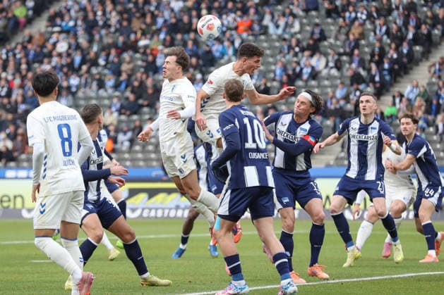 07 12 2025, xtgx, Football 2 Bundesliga Hertha BSC Berlin 1 FC Magdeburg emspor, v l Noah Pesch Magdeburg, 10 , Tobias Mueller Magdeburg, 5 , Michael Cuisance Hertha, 10 , Fabian Reese Hertha, 11 Zweikampf, Duell, Kampf, tackle DFL DFB REGULATIONS PROHIBIT ANY USE OF PHOTOGRAPHS as IMAGE SEQUENCES and or QUASI VIDEO Berlin