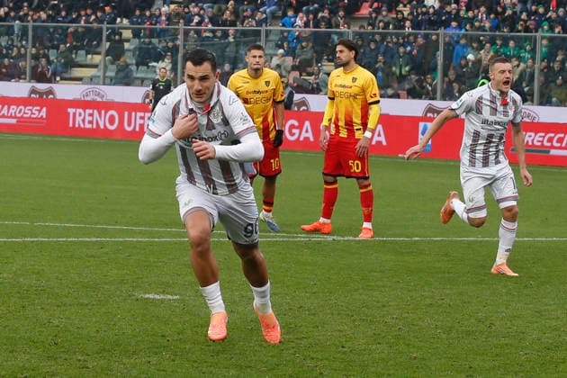 December 7, 2025, Cremona: Cremonese s Federico Bonazzoli celebrates after scoring a goal during the Italian Serie A soccer match between US Cremonesee vs US Lecce at the Giovanni Zini stadium in Cremona, Italy, 07 December 2025. ANSA Soccer: Serie A; Cremonese Vs Lecce  - ZUMAa110 20251207_zaf_a110_008 Copyright: xDavidexCasentinix