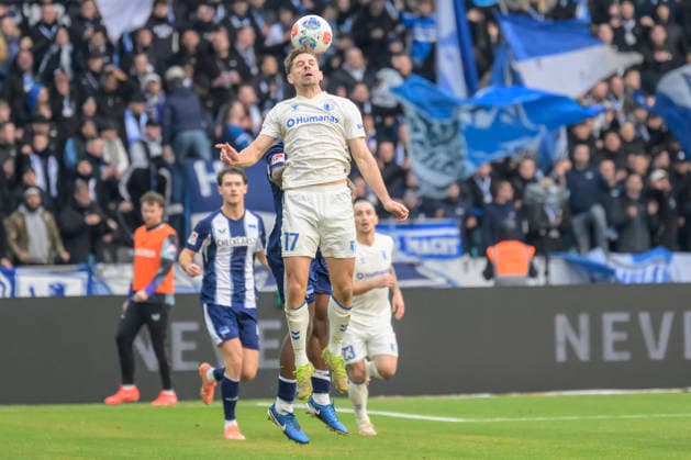 GER, Berlin, soccer, Hertha BSC vs 1 FC Magdeburg, DFB, 2nd Bundesliga, 2025 2026 season, f l t r Alexander Nollenberger 1 FC Magdeburg, 17 , Action, duels, fighting for the ball, DFB DFL REGULATIONS PROHIBIT ANY USE OF PHOTOGRAPHS AS IMAGE SEQUENCES AND OR QUASI VIDEO, December 7, 2025, Copyright: HMBxMedia UwexKoch