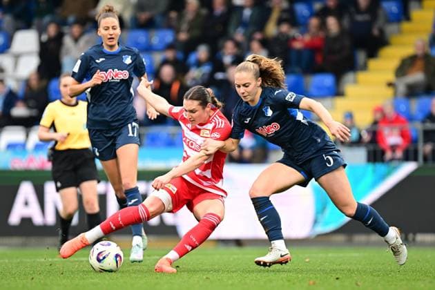 Franziska Harsch 17 TSG Hoffenheim Women in a duel with Sophie Weidauer 9 1 FC Union Berlin , while Jamilla Rankin 5 TSG Hoffenheim Women defends a duel for the ball Copyright: xMichaelxGelhardtx