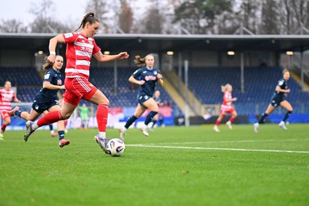 Anna Weiß 21 1 FC Union Berlin with ball, while Marie Steiner 19 TSG Hoffenheim Women defends ball control and attack Copyright: xMichaelxGelhardtx