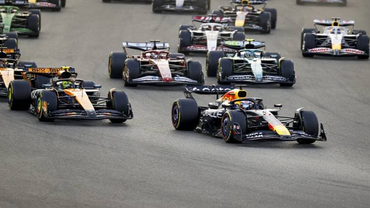 ABU DHABI - Max Verstappen (Red Bull Racing) checks his mirror at the start of the first corner at the Yas Marina Circuit during the Abu Dhabi Grand Prix. ANP SANDER KONING xVIxANPxSportx xxANPxIVx 544173299 originalFilename: 544173299.jpg