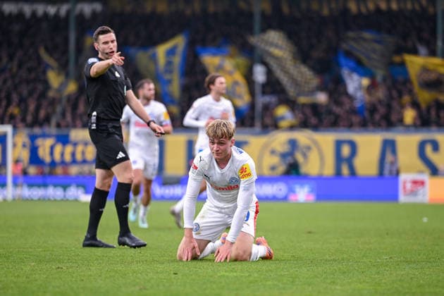 07 12 2025, Soccer, 2 Bundesliga, 15 Matchday Season 2025 2026, Eintracht Braunschweig Holstein Kiel, Niklas Niehoff Holstein Kiel xRHR PHOTO TKx Copyright: RHR-FOTOx RHR-FOTO TK