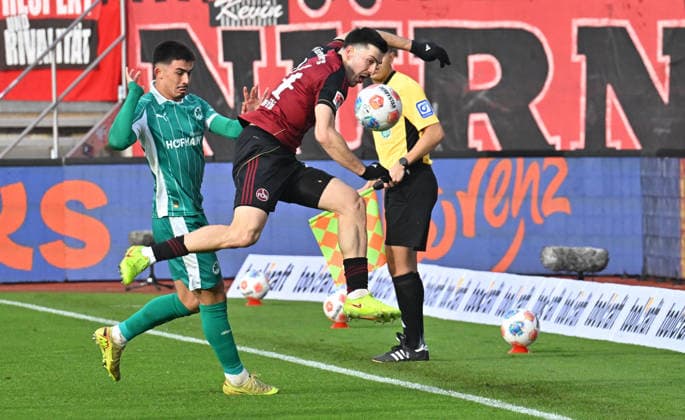 07 12 2025 Soccer Season 2025 2026 2 Soccer Bundesliga 15 Matchday 1 FC Nürnberg FCN Club SpVgg Greuther Fürth Kleeblatt Derby Frankenderby Sportfoto Zink MeZi xmexzix DFL regulations prohibit any use of photographs as image sequences and or quasi video only for editorial use Aaron Keller 16, SpVgg Greuther Fürth Luka Lochoshvili 24, 1 FC Nürnberg FCN, rechts
