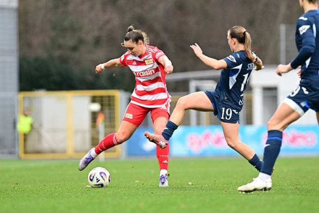 Anna Weiß 21 1 FC Union Berlin in a duel with Marie Steiner 19 TSG Hoffenheim Womens duel between players Copyright: xMichaelxGelhardtx