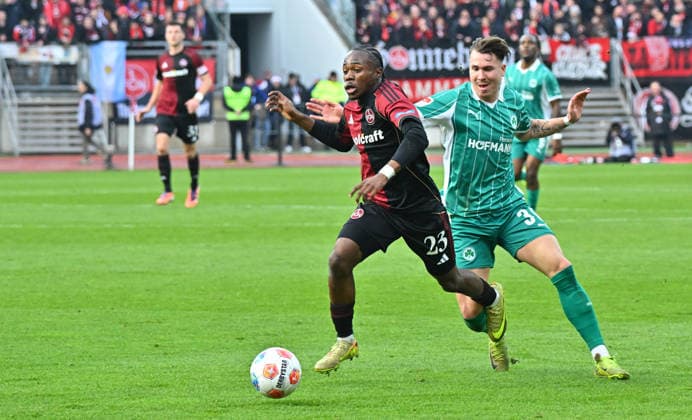 07 12 2025 Soccer Season 2025 2026 2 Soccer Bundesliga 15 Matchday 1 FC Nürnberg FCN Club SpVgg Greuther Fürth Kleeblatt Derby Frankenderby Sportfoto Zink MeZi xmexzix DFL regulations prohibit any use of photographs as image sequences and or quasi video only for editorial use Mohamed Ali Zoma 23, 1 FC Nürnberg FCN Felix Klaus 30, SpVgg Greuther Fürth, rechts