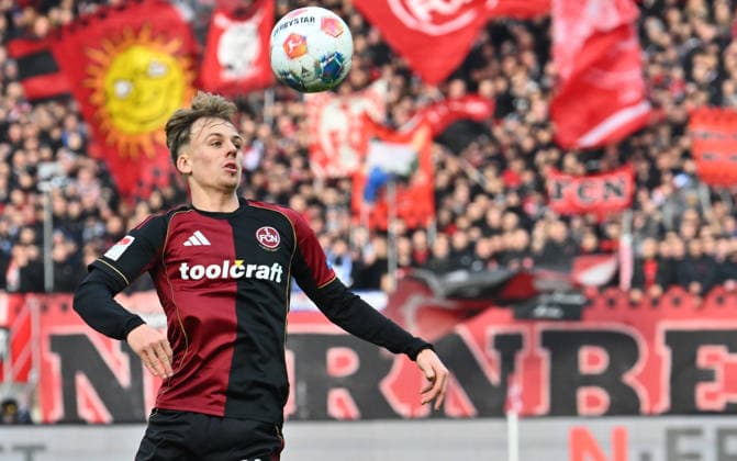 07 12 2025 Soccer Season 2025 2026 2 Soccer Bundesliga 15 Matchday 1 FC Nürnberg FCN Club SpVgg Greuther Fürth Kleeblatt Derby Frankenderby Sportfoto Zink xwoxzix DFL regulations prohibit any use of photographs as image sequences and or quasi video only for editorial use Tim Janisch 32, 1 FC Nürnberg FCN