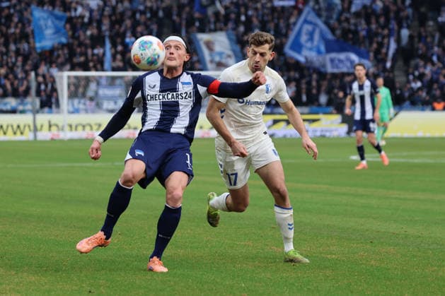 2 Soccer Bundesliga, Hertha BSC 1 FC Magdeburg Fabian Reese Hertha BSC 11 in a duel with Alexander Nollenberger FC Magdeburg, 17 , during the match in the 2 Soccer Bundesliga, Hertha BSC 1 FC Magdeburg in Berlin, Olympiastadion, on 07 12 2025 DFB regulations prohibit any use of photographs as image sequences and or quasi video Copyright: xBEAUTIFULxSPORTS Frankex