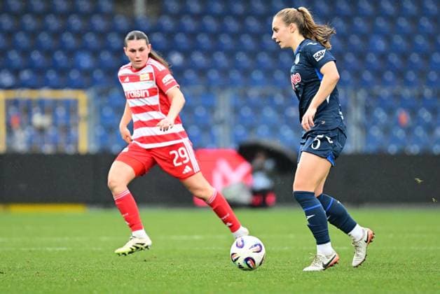 Jamilla Rankin 5 TSG Hoffenheim Women defends against Antonia Halverkamps 29 1 FC Union Berlin with ball duel for ball Copyright: xMichaelxGelhardtx