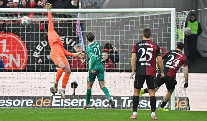 07 12 2025 Soccer Season 2025 2026 2 Soccer Bundesliga 15 Matchday 1 FC Nürnberg FCN Club SpVgg Greuther Fürth Kleeblatt Derby Frankenderby Sportfoto Zink MeZi xmexzix DFL regulations prohibit any use of photographs as image sequences and or quasi video only for editorial use Luka Lochoshvili 24, 1 FC Nürnberg FCN erzielt Treffer Tor Torschuß zum 1 0 gegen Gian Luca Gian Luca Itter 27, SpVgg Greuther Fürth Timo Schlieck 21, SpVgg Greuther Fürth
