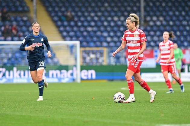Jenny Hipp 27 1 FC Union Berlin with the ball as Selina Cerci 8 TSG Hoffenheim Women approaches possession and approach Copyright: xMichaelxGelhardtx