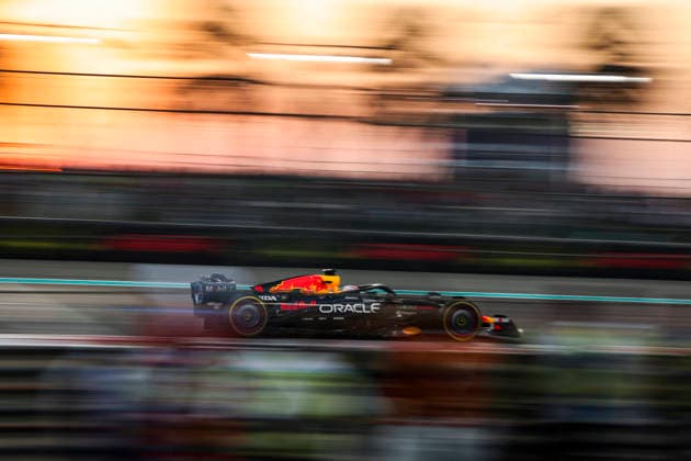 F1 - ABU DHABI GRAND PRIX 2025 01 VERSTAPPEN Max (nld), Red Bull Racing RB21, action during the 2025 Formula 1 Abu Dhabi Grand Prix, 24th round of the 2025 FIA Formula One World Championship, WM, Weltmeisterschaft from December 05 to 07, 2025 on the Yas Marina Circuit, in Abu Dhabi, United Arab Emirates - Abu DhabiUnited Arab Emirates  Copyright: xFLORENTxGOODENx