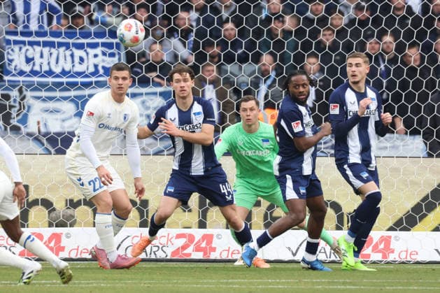 DEU, DFL, 2 FBL, Hertha BSC vs 1 FC Magdeburg, 07 12 2025, Berliner Olympiastadion, Berlin, DEU, DFL, 2 FBL, Hertha BSC vs 1 FC Magdeburg, in the picture Linus Gechter Hertha BSC Berlin 44 , Tjark Ernst Hertha BSC Berlin 1 , Deyovaisio Zeefuik Hertha BSC Berlin 42 , Marten Winkler Hertha BSC Berlin 22 , Mateusz Zukowski 1 FC Magdeburg 22 DFL regulations prohibit any use of Photographs as image sequences and or quasi video nordphotoxGmbHx xEngler nph00076