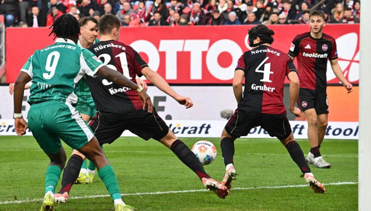 07 12 2025 Soccer Season 2025 2026 2 Soccer Bundesliga 15 Matchday 1 FC Nürnberg FCN Club SpVgg Greuther Fürth Kleeblatt Derby Frankenderby Sportfoto Zink xwoxzix DFL regulations prohibit any use of photographs as image sequences and or quasi video only for editorial use Felix Klaus 30, SpVgg Greuther Fürth , back scored goal goal shot to 1 1