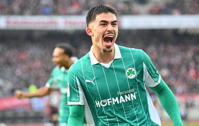 07 12 2025 Soccer Season 2025 2026 2 Soccer Bundesliga 15 Matchday 1 FC Nürnberg FCN Club SpVgg Greuther Fürth Kleeblatt Derby Frankenderby Sportfoto Zink MeZi xmexzix DFL regulations prohibit any use of photographs as image sequences and or quasi video only for editorial use Torjubel Jubel Freude nach Treffer Tor Torschuß zum 2 2 durch Aaron Keller 16, SpVgg Greuther Fürth