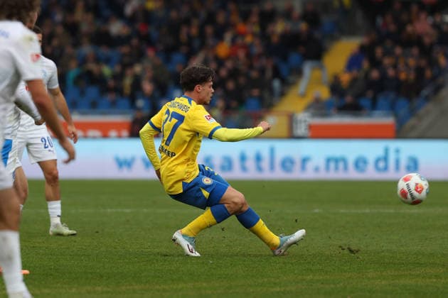Braunschweig vs Kiel, 2 BL Braunschweig, 07 12 2025, FOOTBALL Eintracht Braunschweig vs Holstein Kiel, 2 BL, Season 2025 26 Sidney Raebiger Eintracht Braunschweig Braunschweig