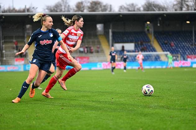 Vanessa Diehm 6 TSG Hoffenheim Women defends against player from 1 FC Union Berlin close to the ball duel for ball Copyright: xMichaelxGelhardtx