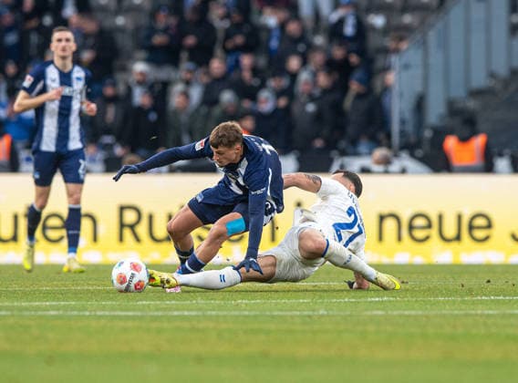 Soccer, Men, Season 2025 2026, 2 Bundesliga 15 Matchday , Hertha BSC 1 FC Magdeburg, v l Michael Cuisance Hertha BSC , Falko Michel Magdeburg , 07 12 2025, Copyright: xSebastianxRäppold MatthiasxKochx