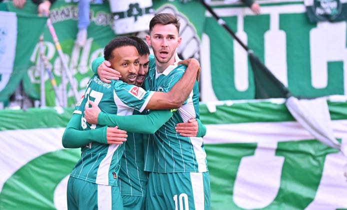 07 12 2025 Soccer Season 2025 2026 2 Soccer Bundesliga 15 Matchday 1 FC Nürnberg FCN Club SpVgg Greuther Fürth Kleeblatt Derby Frankenderby Sportfoto Zink MeZi xmexzix DFL regulations prohibit any use of photographs as image sequences and or quasi video only for editorial use Torjubel Jubel Jubel nach Treffer Tor Torschuß zum 2 2 durch Aaron Keller 16, SpVgg Greuther Fürth with Julian Green 37, SpVgg Greuther Fürth, left Branimir Hrgota 10, SpVgg Greuther Fürth, right