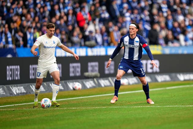 Alexander Nollenberger 1 FC Magdeburg, 17 , Fabian Reese Hertha BSC, 11 , GER, Hertha BSC vs ,1 FC Magdeburg, 2 Bundesliga, Season 2025 2026, 15 Matchday, 07 12 2025 DFL REGULATIONS PROHIBIT ANY USE OF PHOTOGRAPHS AS IMAGE SEQUENCES AND OR QUASI VIDEO GER, Hertha BSC vs ,1 FC Magdeburg, 2 Bundesliga, Season 2025 2026, 15 Matchday, 07 12 2025 Berlin Copyright: xClaudiusxRauch,xEibner-Pressefotox xClaudiusxRauchx EP_CRH