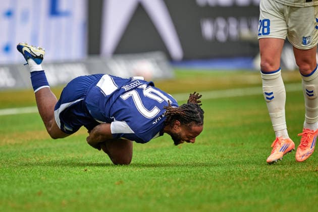 Deyovaisio Zeefuik Hertha BSC, 42 , fouled, GER, Hertha BSC vs ,1 FC Magdeburg, 2 Bundesliga, Season 2025 2026, Matchday 15, 07 12 2025 DFL REGULATIONS PROHIBIT ANY USE OF PHOTOGRAPHS AS IMAGE SEQUENCES AND OR QUASI VIDEO GER, Hertha BSC vs ,1 FC Magdeburg, 2 Bundesliga, Season 2025 2026, Matchday 15, 07 12 2025 Berlin Copyright: xClaudiusxRauch,xEibner-Pressefotox xClaudiusxRauchx EP_CRH