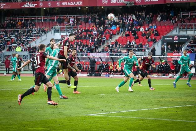 Luca Lochosvili 24 1FC Nuernberg koepft das 1 0, Tor, 1 FC Nuernberg vs Spvgg Greuther Fuerth, Fußball, 2 Bundesliga, DFL, Saison 2025 2026, Hinrunde, 15 Spieltag, 07 12 2025 DFB regulations prohibit any use of photographs as image sequences and or quasi video Nuernberg Bayern Germany Copyright: xkolbert-press MartinxAgüerax