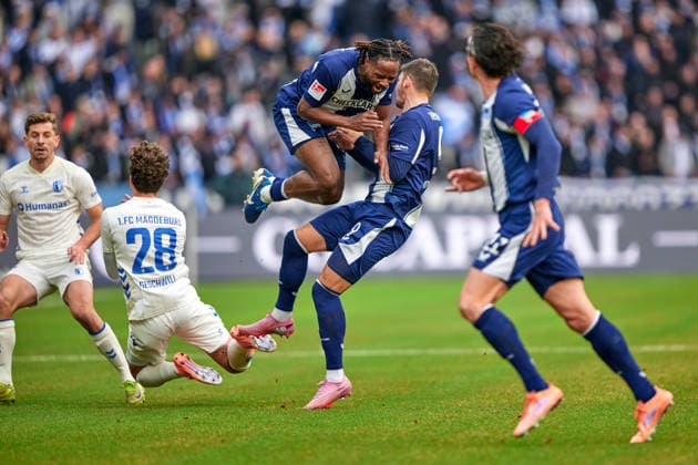 Max Geschwill 1 FC Magdeburg, 28 , Deyovaisio Zeefuik Hertha BSC, 42 , Dawid Kownacki Hertha BSC, 09 , GER, Hertha BSC vs ,1 FC Magdeburg, 2 Bundesliga, Season 2025 2026, Matchday 15, 07 12 2025 DFL REGULATES PROHIBIT ANY USE OF PHOTOGRAPHS AS IMAGE SEQUENCES AND OR QUASI VIDEO GER, Hertha BSC vs ,1 FC Magdeburg, 2 Bundesliga, Season 2025 2026, 15 Matchday, 07 12 2025 Berlin Copyright: xClaudiusxRauch,xEibner-Pressefotox xClaudiusxRauchx EP_CRH