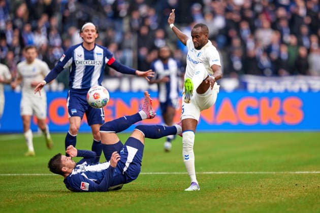 Dawid Kownacki Hertha BSC, 09 , Silas Gnaka 1 FC Magdeburg, 25 , GER, Hertha BSC vs ,1 FC Magdeburg, 2 Bundesliga, Saison 2025 2026, 15 Spieltag, 07 12 2025 DFL REGULATIONS PROHIBIT ANY USE OF PHOTOGRAPHS AS IMAGE SEQUENCES AND OR QUASI VIDEO GER, Hertha BSC vs ,1 FC Magdeburg, 2 Bundesliga, Saison 2025 2026, 15 Spieltag, 07 12 2025 Berlin Copyright: xClaudiusxRauch,xEibner-Pressefotox xClaudiusxRauchx EP_CRH