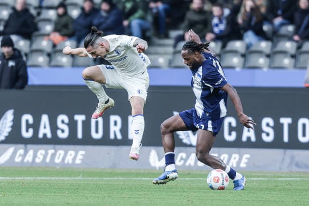 Sport, Football, 2 Bundesliga Season 2025 2026 15 Matchday Hertha BSC Berlin 1 FC Magdeburg 07 12 2025, Olympiastadion Berlin Baris Atik 1 FC Magdeburg, 23 Deyovaisio Evan Zeefuik Hertha BSC Berlin, 42 Berlin Olympiastadion Berlin Berlin Germany