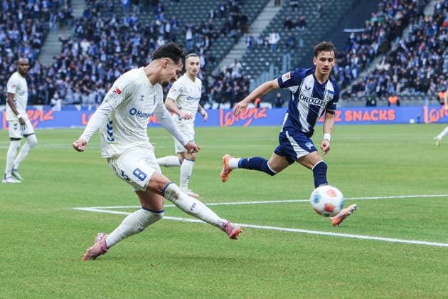 Sport, Soccer, 2 Bundesliga Season 2025 2026 15 Matchday Hertha BSC Berlin 1 FC Magdeburg 07 12 2025, Olympiastadion Berlin Laurin Ulrich 1 FC Magdeburg, 8 Berlin Olympiastadion Berlin Berlin Germany