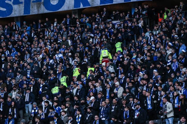 Sport, Football, 2 Bundesliga Season 2025 2026 15 Matchday Hertha BSC Berlin 1 FC Magdeburg 07 12 2025, Olympiastadion Berlin One fan received medical treatment during the match, fans from both fan camps provide support Berlin Olympiastadion Berlin Berlin Germany