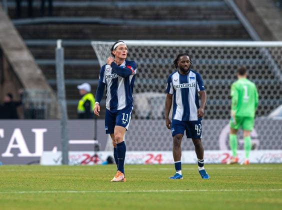 Football, Men, Season 2025 2026, 2 Bundesliga 15 Matchday , Hertha BSC 1 FC Magdeburg, v l Fabian Reese Hertha BSC , Deyovaisio Zeefuik Hertha BSC , Disappointment after conceding the 0 1 goal, 07 12 2025, Copyright: xSebastianxRäppold MatthiasxKochx