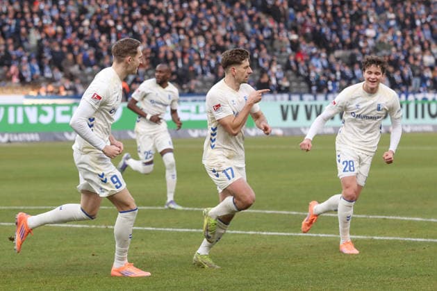 07 12 2025, xtgx, Soccer 2 Bundesliga, Hertha BSC Berlin 1 FC Magdeburg emspor, v l Alexander Nollenberger Magdeburg, 17 Jubel, Torjubel, jubelt ueber das Tor, celebrate the goal, celebration DFL DFB REGULATIONS PROHIBIT ANY USE OF PHOTOGRAPHS as IMAGE SEQUENCES and or QUASI VIDEO Berlin