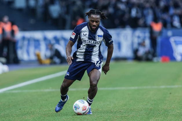 Sport, Soccer, 2 Bundesliga Season 2025 2026 15 Matchday Hertha BSC Berlin 1 FC Magdeburg 07 12 2025, Olympiastadion Berlin Deyovaisio Evan Zeefuik Hertha BSC Berlin, 42 Berlin Olympiastadion Berlin Berlin Germany