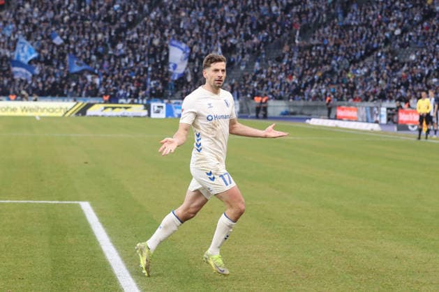 07 12 2025, xtgx, Soccer 2 Bundesliga, Hertha BSC Berlin 1 FC Magdeburg emspor, v l Alexander Nollenberger Magdeburg, 17 Jubel, Torjubel, jubelt ueber das Tor, celebrate the goal, celebration DFL DFB REGULATIONS PROHIBIT ANY USE OF PHOTOGRAPHS as IMAGE SEQUENCES and or QUASI VIDEO Berlin