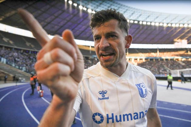 07 12 2025, xtgx, Soccer 2 Bundesliga, Hertha BSC Berlin 1 FC Magdeburg emspor, v l Alexander Nollenberger Magdeburg, 17 Jubel, Torjubel, jubelt ueber das Tor, celebrate the goal, celebration DFL DFB REGULATIONS PROHIBIT ANY USE OF PHOTOGRAPHS as IMAGE SEQUENCES and or QUASI VIDEO Berlin