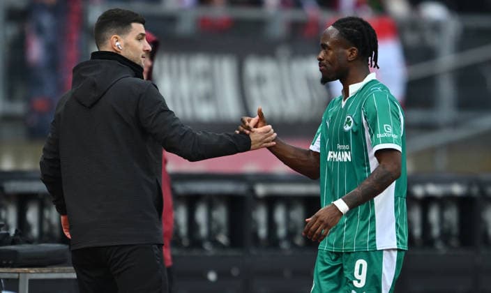 07 12 2025 Soccer Season 2025 2026 2 Soccer Bundesliga 15 Matchday 1 FC Nürnberg FCN Club SpVgg Greuther Fürth Kleeblatt Derby Frankenderby Sportfoto Zink xwoxzix DFL regulations prohibit any use of photographs as image sequences and or quasi video only for editorial use Aleksandro Petrovic Co Trainer SpVgg Greuther Fürth Noel Futkeu 9, SpVgg Greuther Fürth Handshake Handshake
