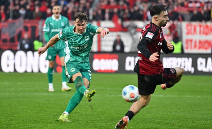 07 12 2025 Soccer Season 2025 2026 2 Soccer Bundesliga 15 Matchday 1 FC Nürnberg FCN Club SpVgg Greuther Fürth Kleeblatt Derby Frankenderby Sportfoto Zink xwoxzix DFL regulations prohibit any use of photographs as image sequences and or quasi video only for editorial use Felix Klaus 30, SpVgg Greuther Fürth Berkay Yilmaz 21, 1 FC Nürnberg FCN